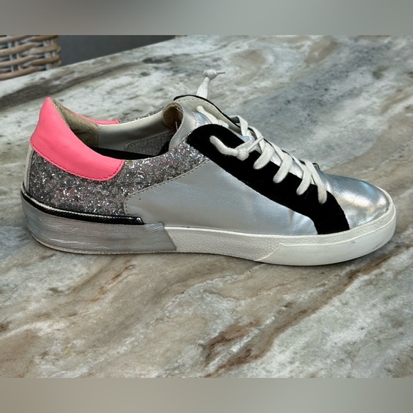 Women’s DOLCE VITA Zina low top sneakers in dark silver- Size 8 - Picture 8 of 13